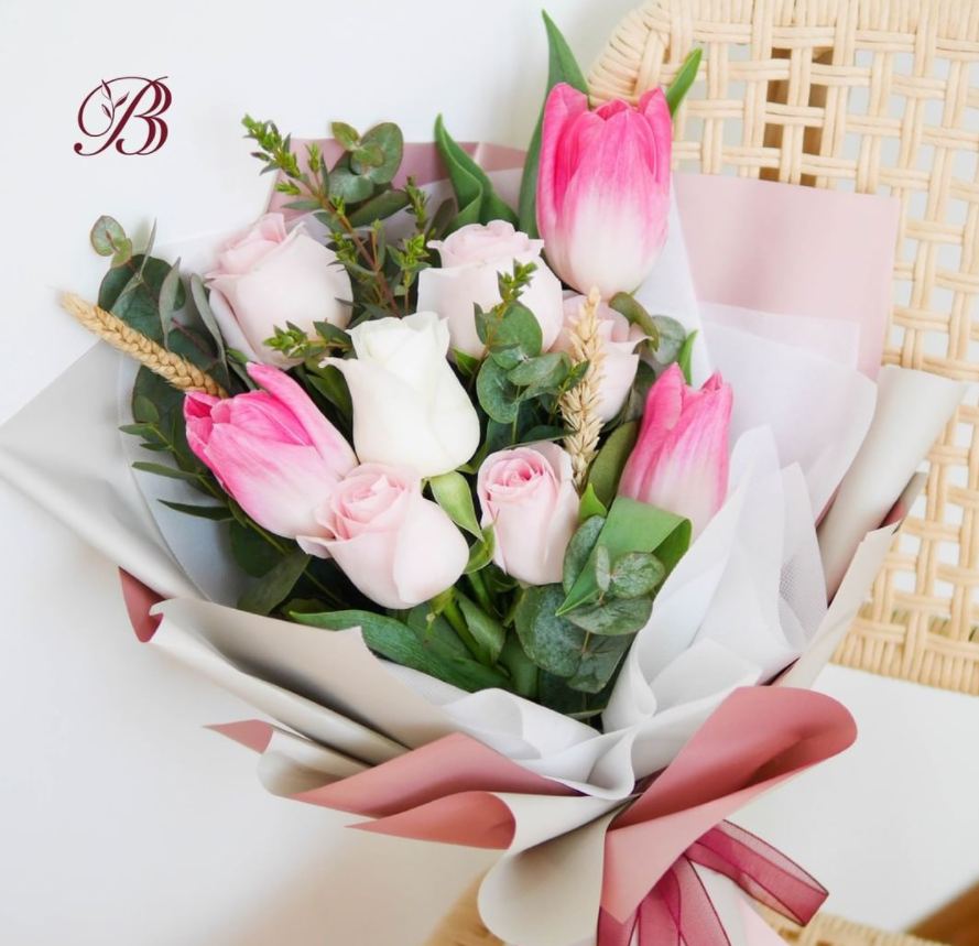 Rose & tulip bouquet